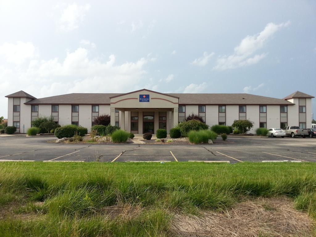 Centerstone Inn & Suites Carlyle 外观 照片