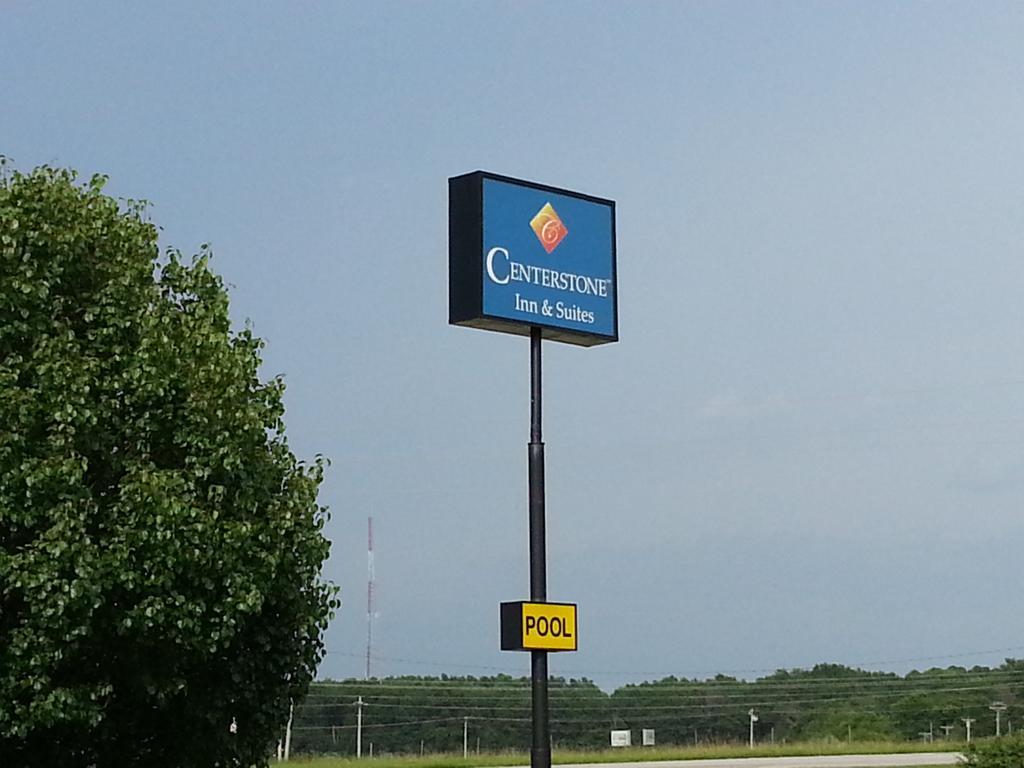 Centerstone Inn & Suites Carlyle 外观 照片