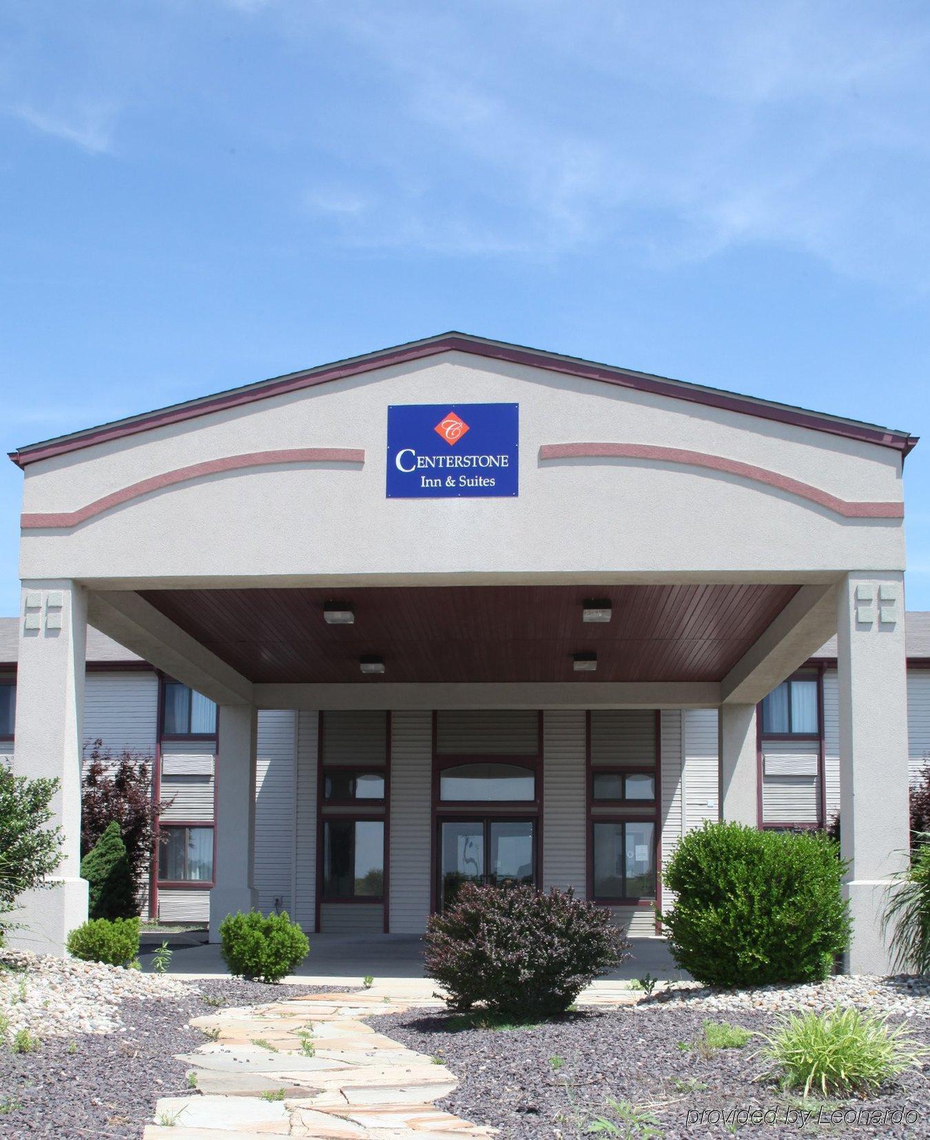 Centerstone Inn & Suites Carlyle 外观 照片